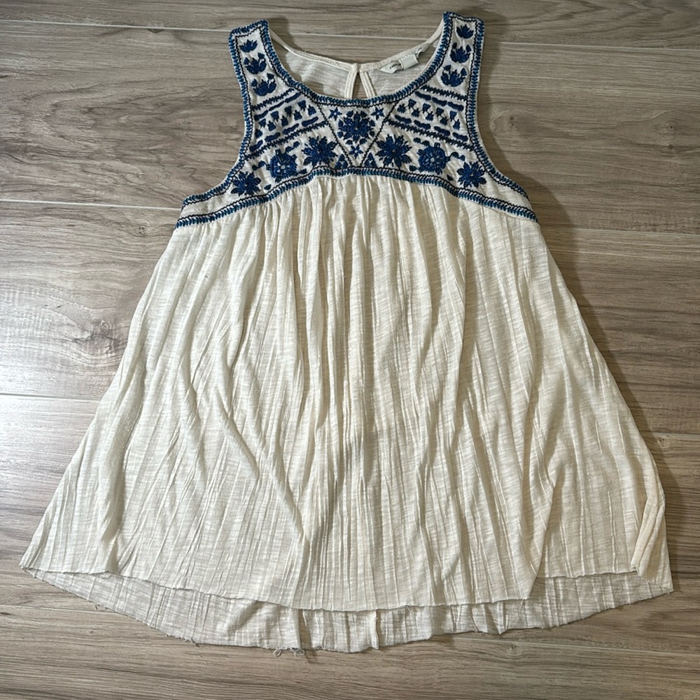 American Eagle Outfitters white tank top with blue embroidery